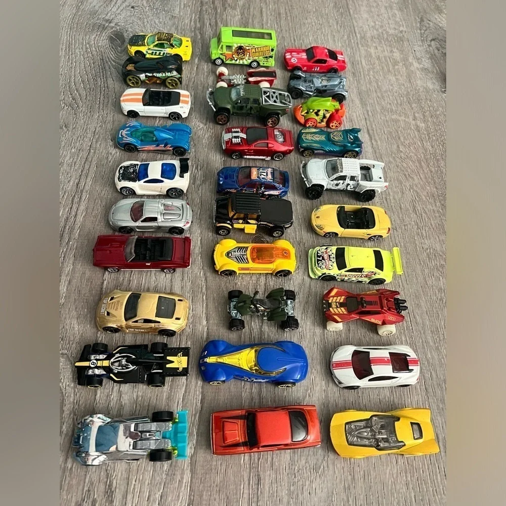 Hotwheels Toy Diecast Cars Lot Of 30 cars lot #6